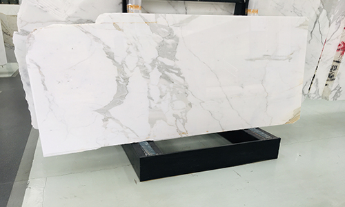 Calacatta slabs 2.jpg